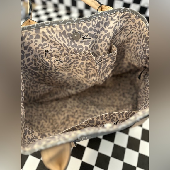 NEW Guess Monogram logo Tote Bag, Large. Gray & Cream - Picture 15 of 16